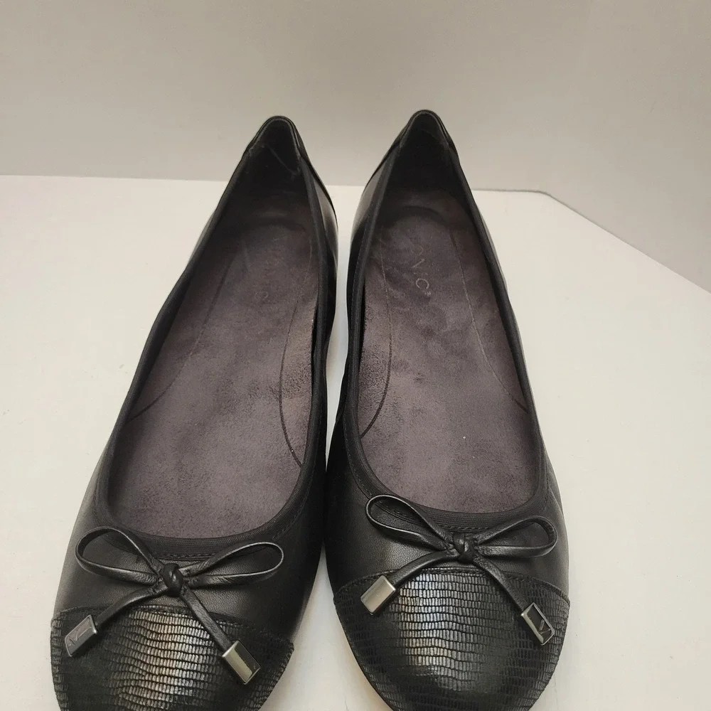 Vionic Minna Ballet Flats Women's Size 9.5‎ Flexible Black Leather Slip On Shoes